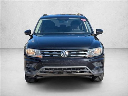 Used 2018 Volkswagen Tiguan S image 2