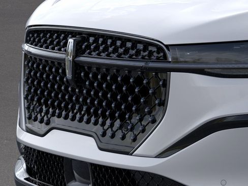 New 2026 Lincoln Nautilus Premier AWD/4WD image 17
