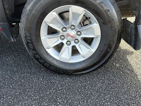 Used 2022 GMC Sierra 1500 SLE image 11