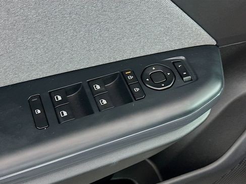 Used 2025 Kia K4 EX image 17