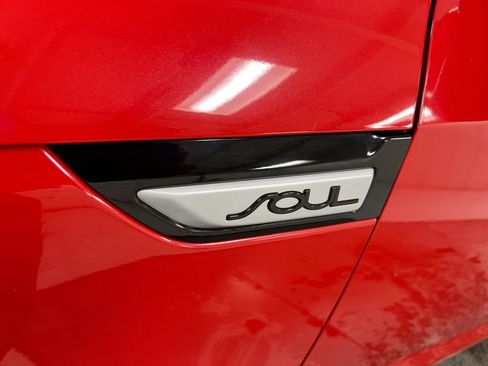 Used 2019 Kia Soul FWD image 25