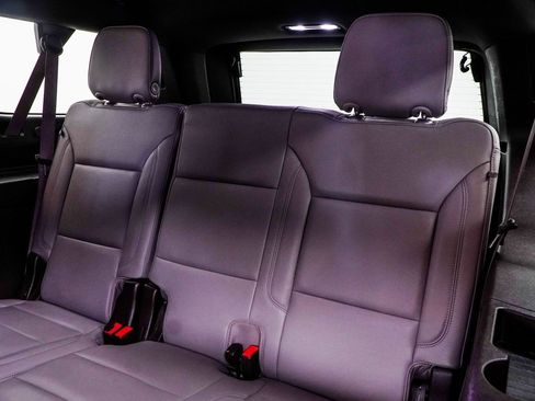 Used 2024 Chevrolet Suburban LT image 42