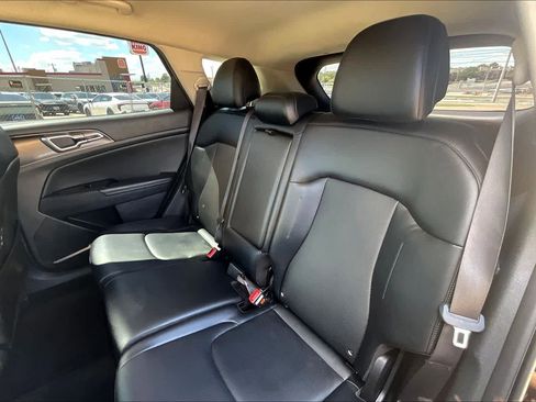 Used 2023 Kia Sportage EX image 29