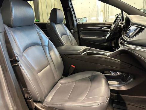 Used 2024 Buick Enclave Essence w/ Sport Touring Edition image 31