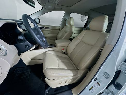 Used 2020 Nissan Pathfinder Platinum w/ Cargo Package image 13