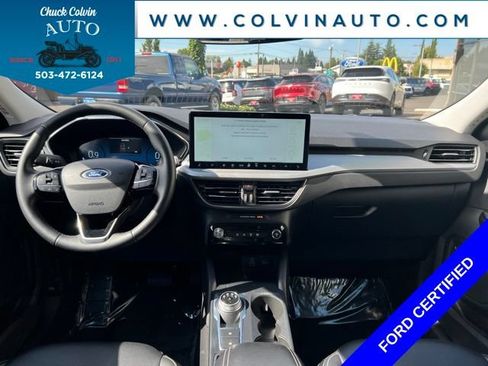 Certified 2025 Ford Escape Platinum AWD/4WD image 17
