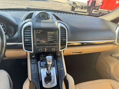 Used 2016 Porsche Cayenne AWD/4WD image 11