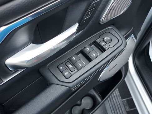 New 2026 RAM 1500 Laramie AWD/4WD image 19