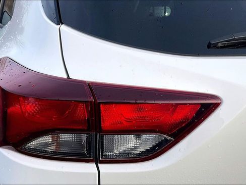 Used 2023 Chevrolet TrailBlazer LT w/ Convenience Package image 24