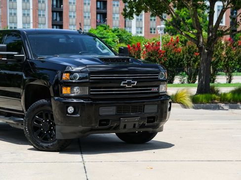 Used 2019 Chevrolet Silverado 2500 LTZ w/ Duramax Plus Package AWD/4WD image 3