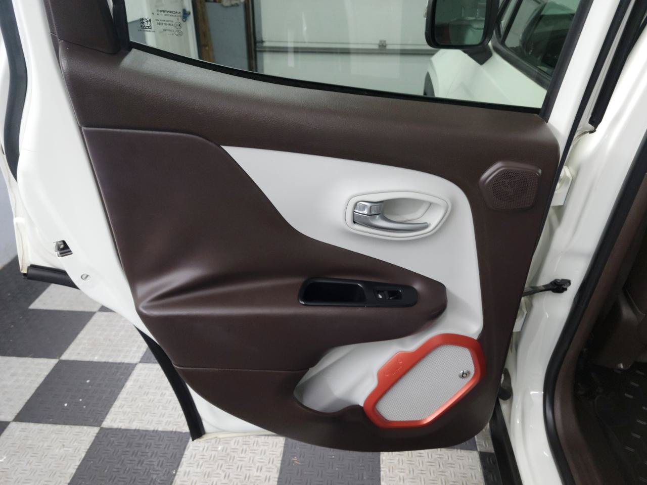 Used 2016 Jeep Renegade Limited AWD/4WD image 28