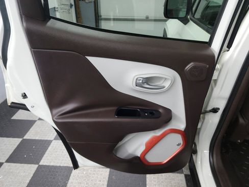 Used 2016 Jeep Renegade Limited AWD/4WD image 28