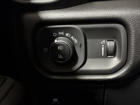 New 2026 RAM 1500 Express AWD/4WD image 18