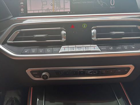 Used 2022 BMW X5 xDrive40i w/ M Sport Package image 13