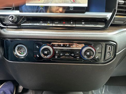 Used 2023 Chevrolet Silverado 1500 LT image 34