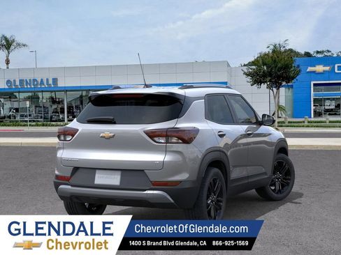 New 2026 Chevrolet TrailBlazer LT w/ Midnight Edition FWD image 4