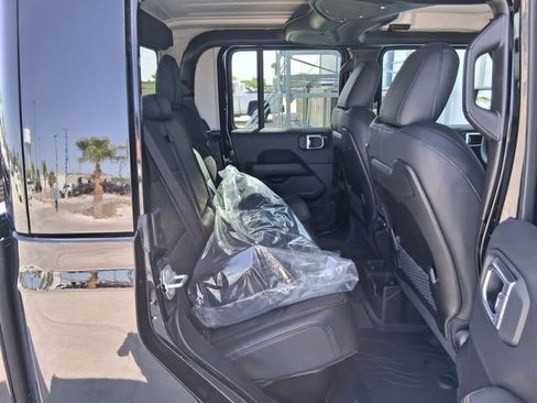 New 2026 Jeep Gladiator Sport image 23