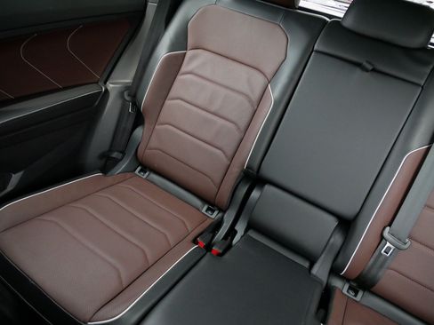 Certified 2024 Volkswagen Tiguan SEL R-Line w/ MDO Package, Two-Row AWD/4WD image 12