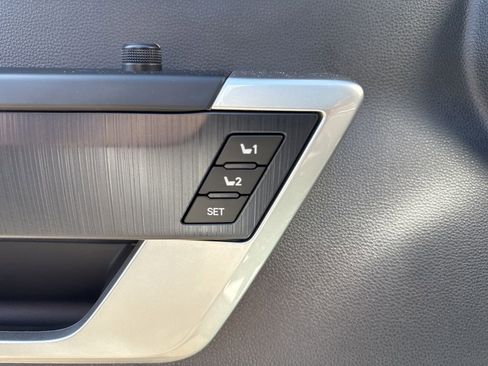 Used 2025 Toyota Tundra Platinum AWD/4WD image 30