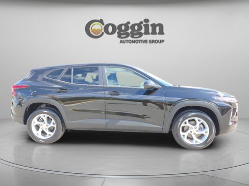 New 2026 Chevrolet Trax LS w/ LS Convenience Package image 7