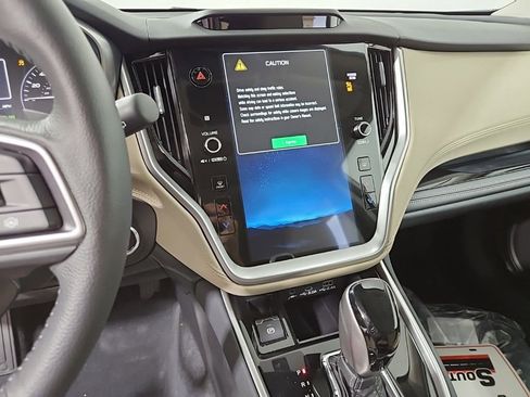 Used 2025 Subaru Outback Limited image 19