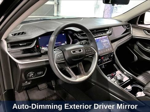 Used 2023 Jeep Grand Cherokee Limited w/ Luxury Tech Group II AWD/4WD image 23