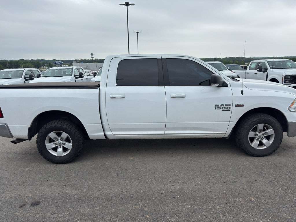 Used 2021 RAM 1500 Classic SLT w/ Luxury Group AWD/4WD image 4