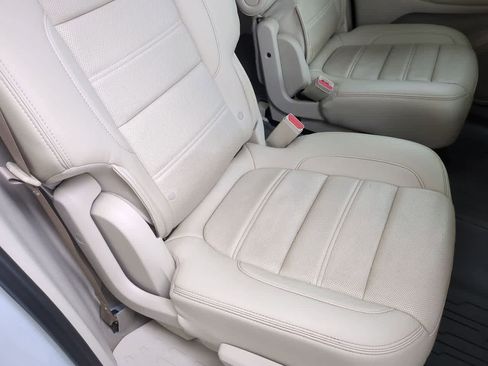 Used 2022 GMC Acadia Denali w/ Denali Technology Package FWD image 21