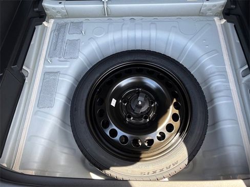 Used 2024 Chevrolet Trax LT w/ Driver Confidence Package image 23