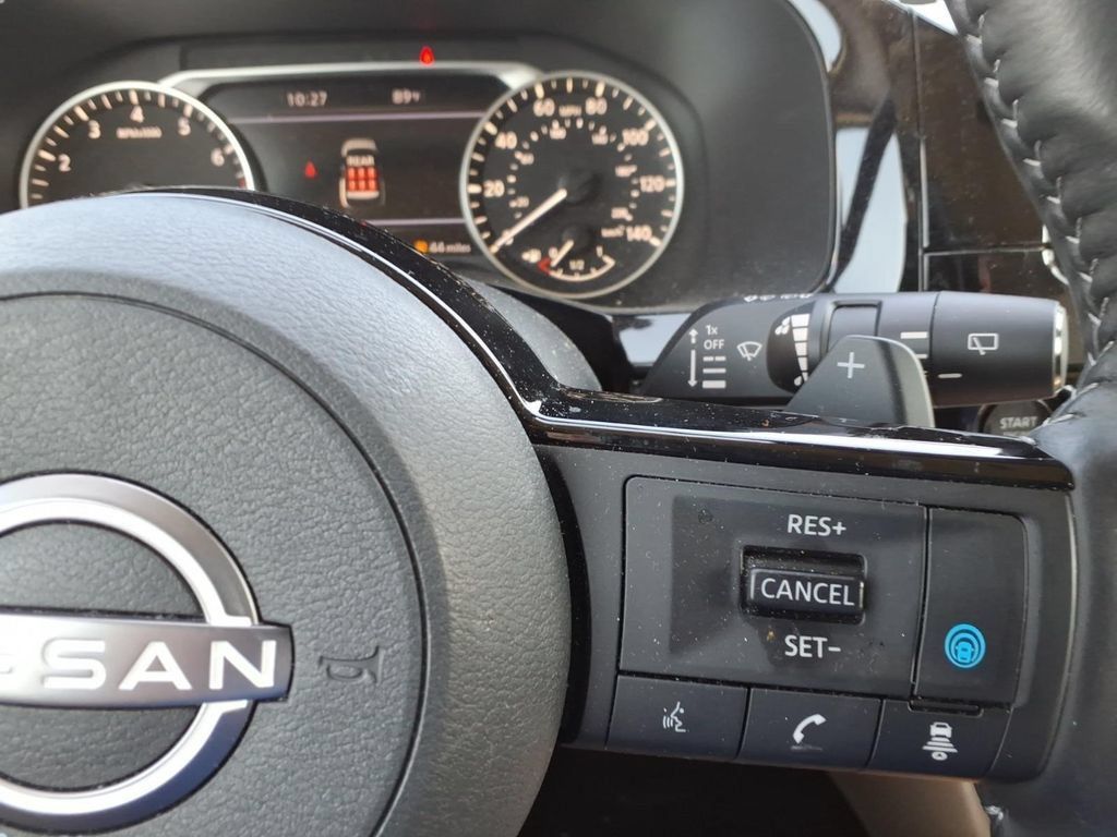 Used 2025 Nissan Pathfinder SL FWD image 20