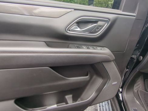 Used 2023 GMC Yukon XL AT4 w/ Technology Package AWD/4WD image 10