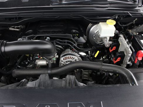 Used 2019 RAM 1500 Big Horn AWD/4WD image 38