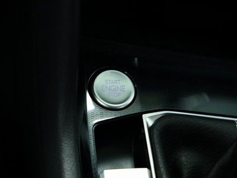 New 2025 Volkswagen Taos SE image 24