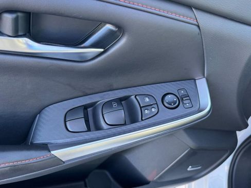 Used 2024 Nissan Sentra SR w/ SR Premium Package image 16