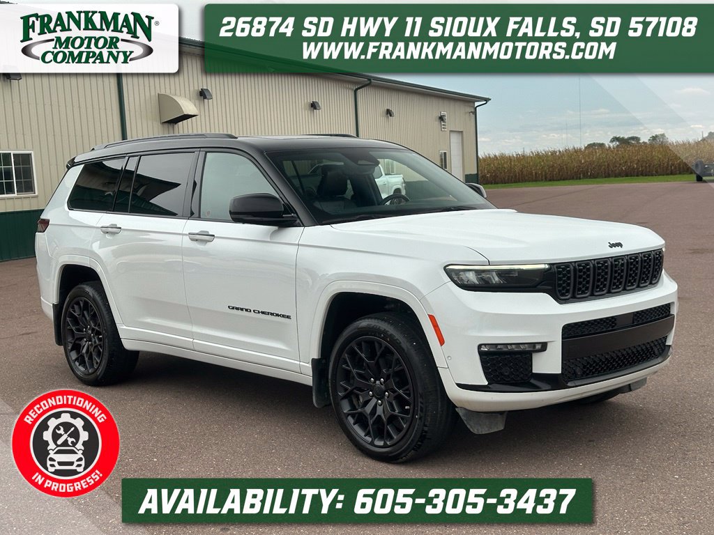 Used 2023 Jeep Grand Cherokee L Summit w/ High Altitude Package AWD/4WD image 1