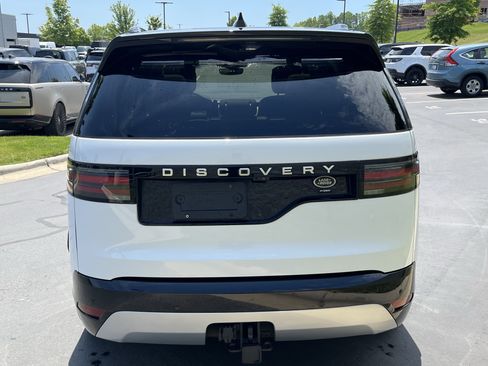 Certified 2023 Land Rover Discovery Metropolitan Edition AWD/4WD image 6