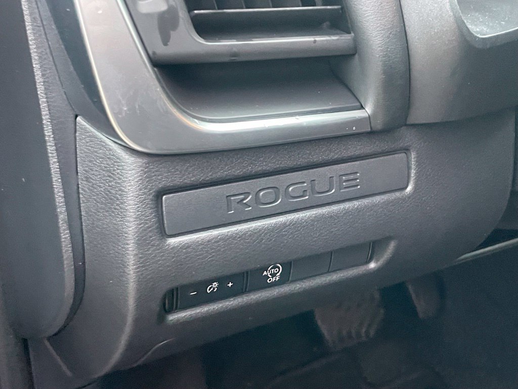 Used 2023 Nissan Rogue S AWD/4WD image 12