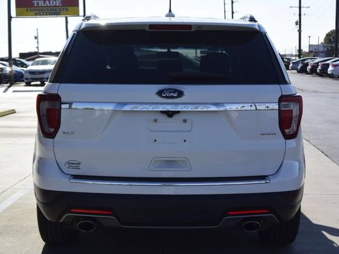 Used 2018 Ford Explorer XLT w/ Equipment Group 201A image 4