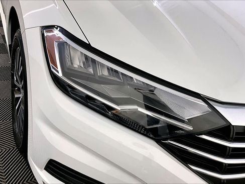 Used 2021 Volkswagen Jetta SE w/ SE Cold Weather Package image 26