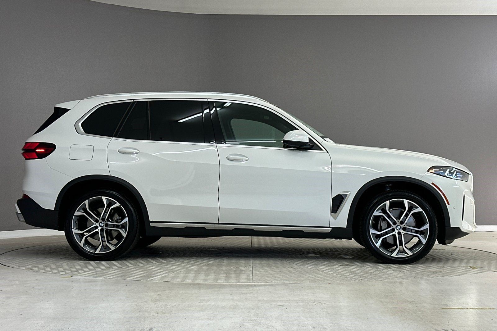 Used 2026 BMW X5 sDrive40i RWD image 7