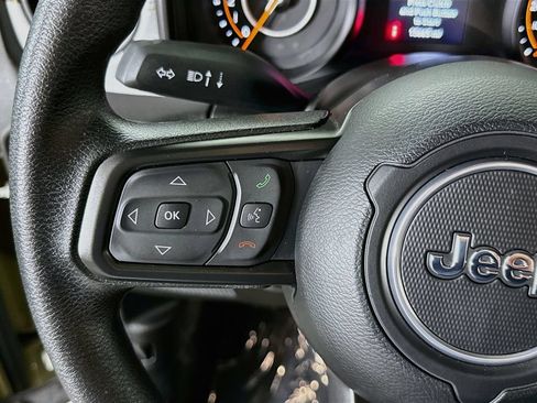 Used 2025 Jeep Wrangler Sport AWD/4WD image 19