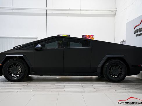 Used 2026 Tesla Cybertruck AWD Crew Cab image 13