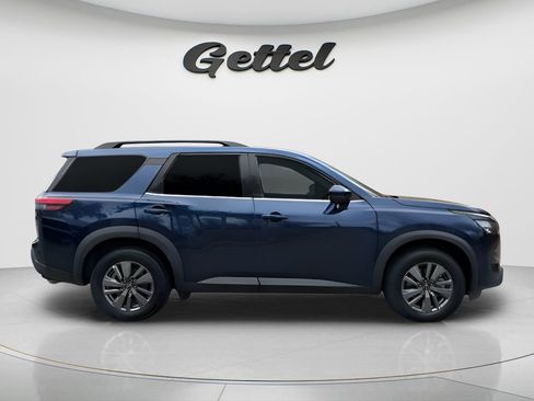 Used 2025 Nissan Pathfinder SV FWD image 4
