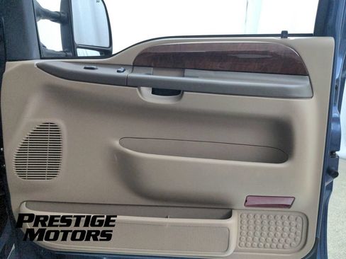 Used 2004 Ford F350 Lariat AWD/4WD image 23