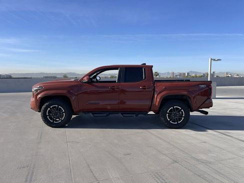 Used 2025 Toyota Tacoma TRD Sport image 4