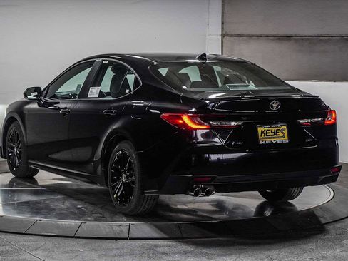 New 2026 Toyota Camry SE image 2