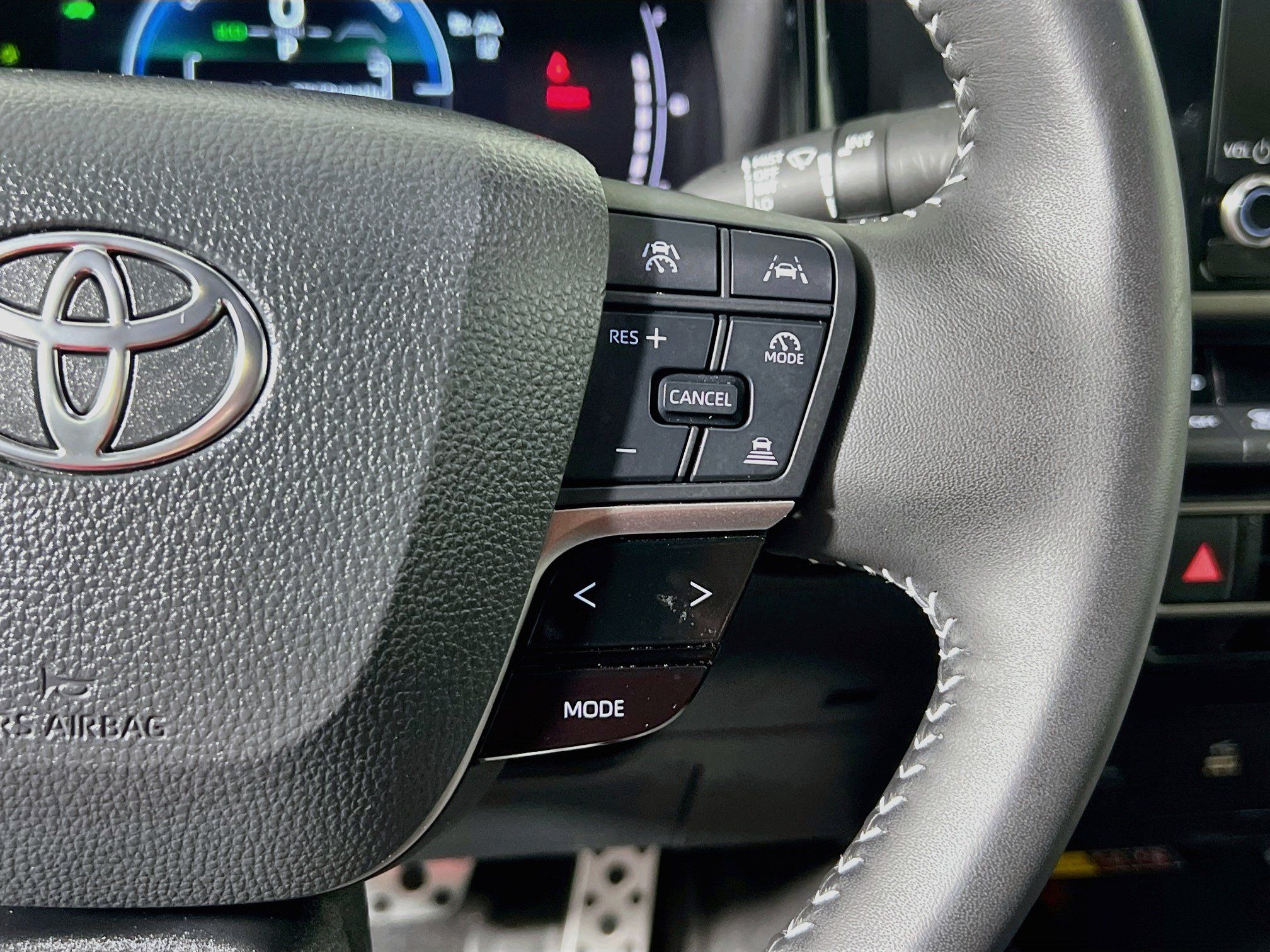 Used 2025 Toyota Camry SE FWD image 19