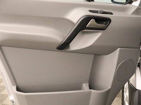 Used 2018 Mercedes-Benz Sprinter 2500 image 19
