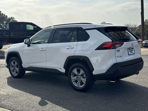 Used 2025 Toyota RAV4 XLE image 8