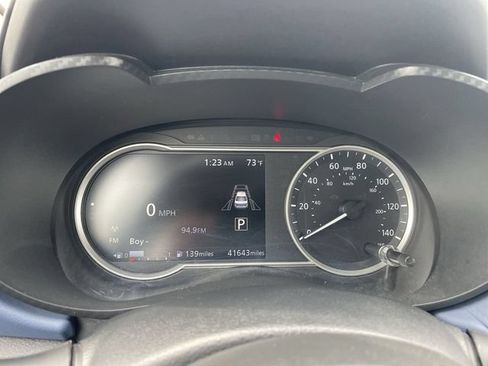 Used 2024 Nissan Versa SV FWD image 11